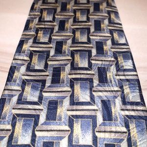 Van Heusen Bold Print Art Deco Silk Neck Tie